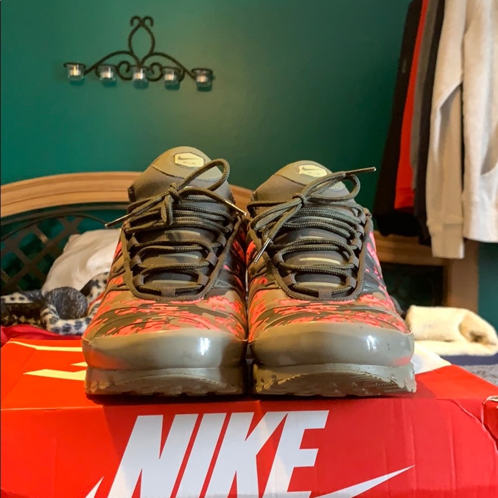 Nike air max plus tn neutral olive pink digi camo